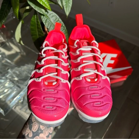 NIKE AIR VAPORMAX PINK - Picture 2 of 3